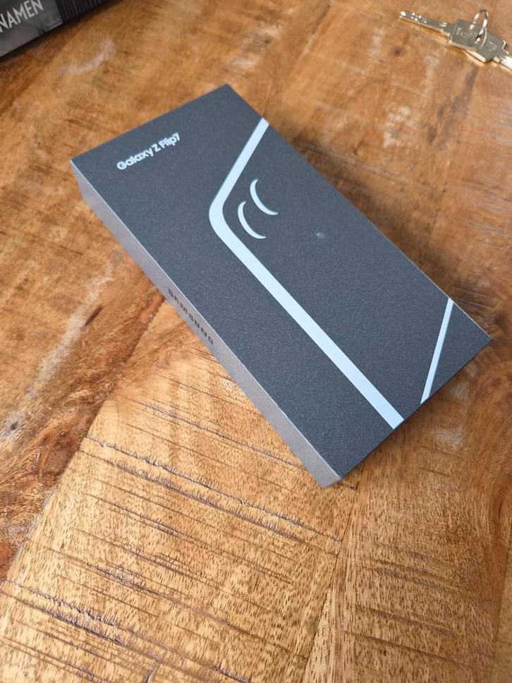Nieuw gesealde Samsung galaxy Z Flip 7 512GB zwart, Telecommunicatie, Mobiele telefoons | Samsung, Nieuw, Galaxy Z Flip, 512 GB