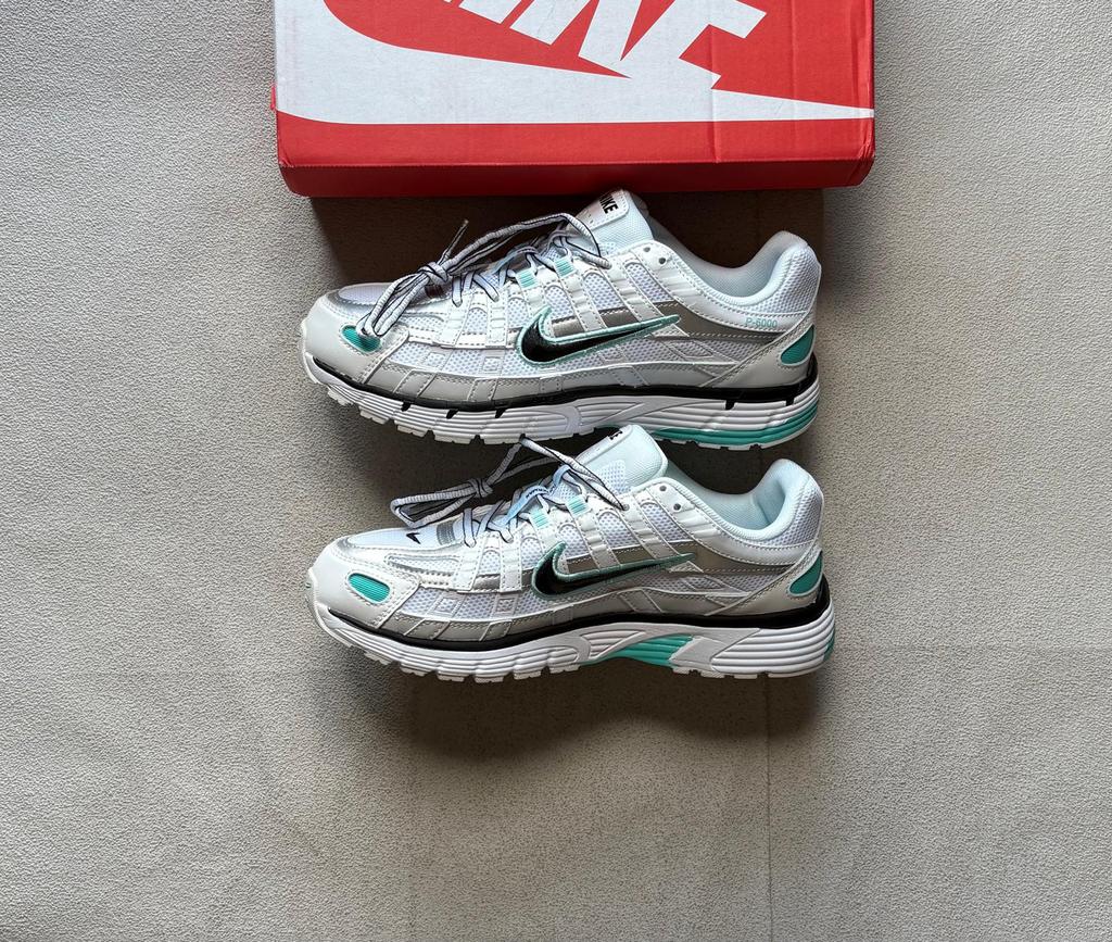 Nike P6000 White Metallic Silver Black Light Aqua - Maat 43, Kleding | Heren, Verzenden, Blauw, Sneakers of Gympen, Zo goed als nieuw