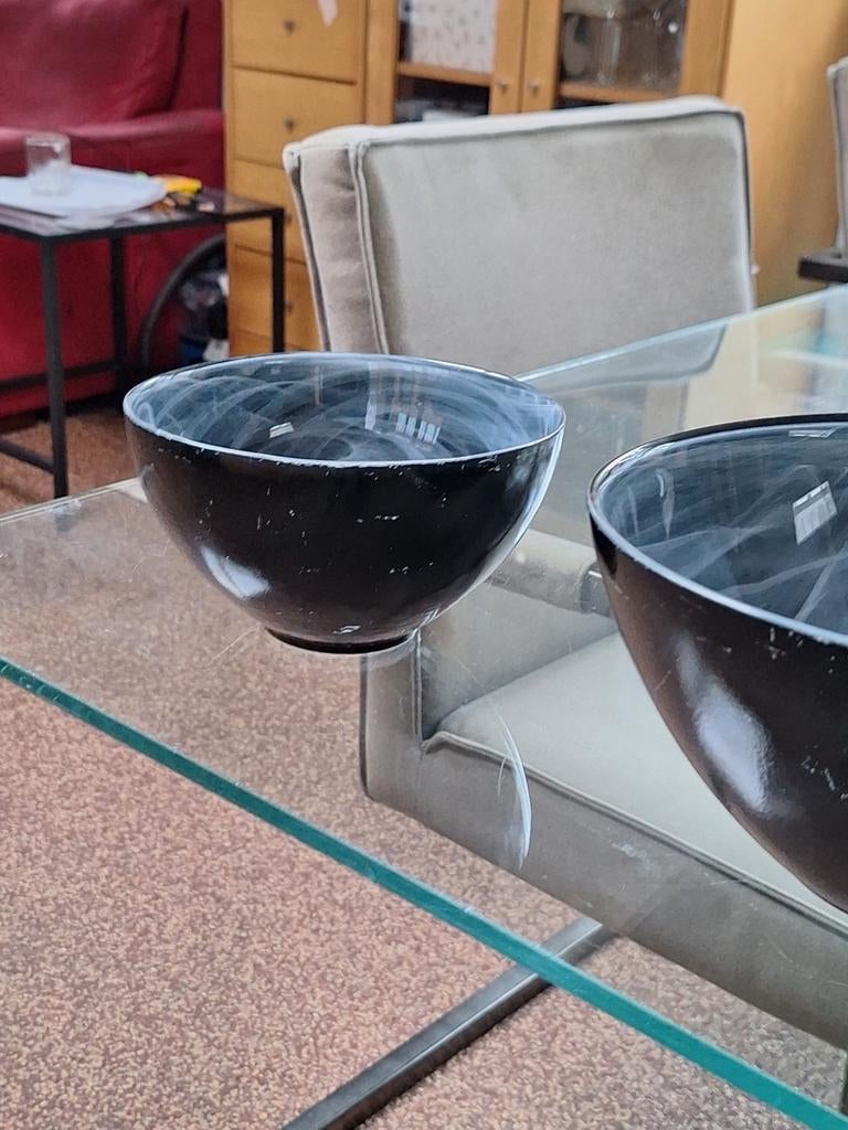 2 Kosta Boda schalen-Anna Ehrner - lichtblauw Zwart, Ophalen of Verzenden