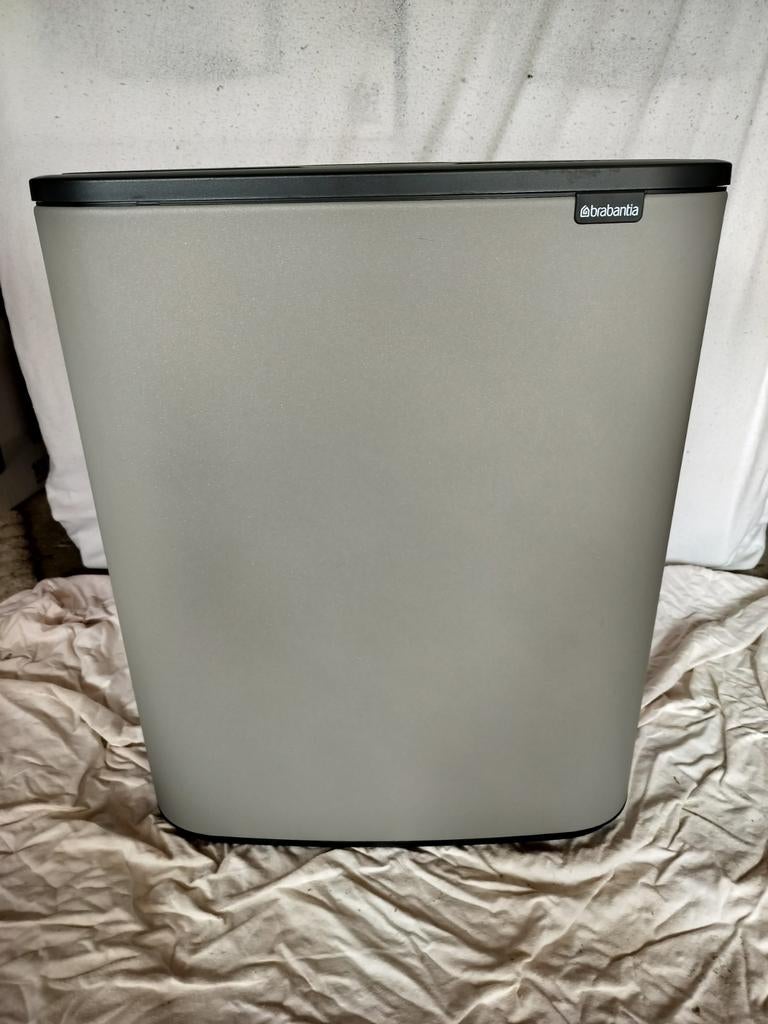 Brabantia Touch Concrete Grey 60 liter (vraag 2x30) NIEUW!, Nieuw, Minder dan 100 cm, Grijs, 25 tot 50 cm