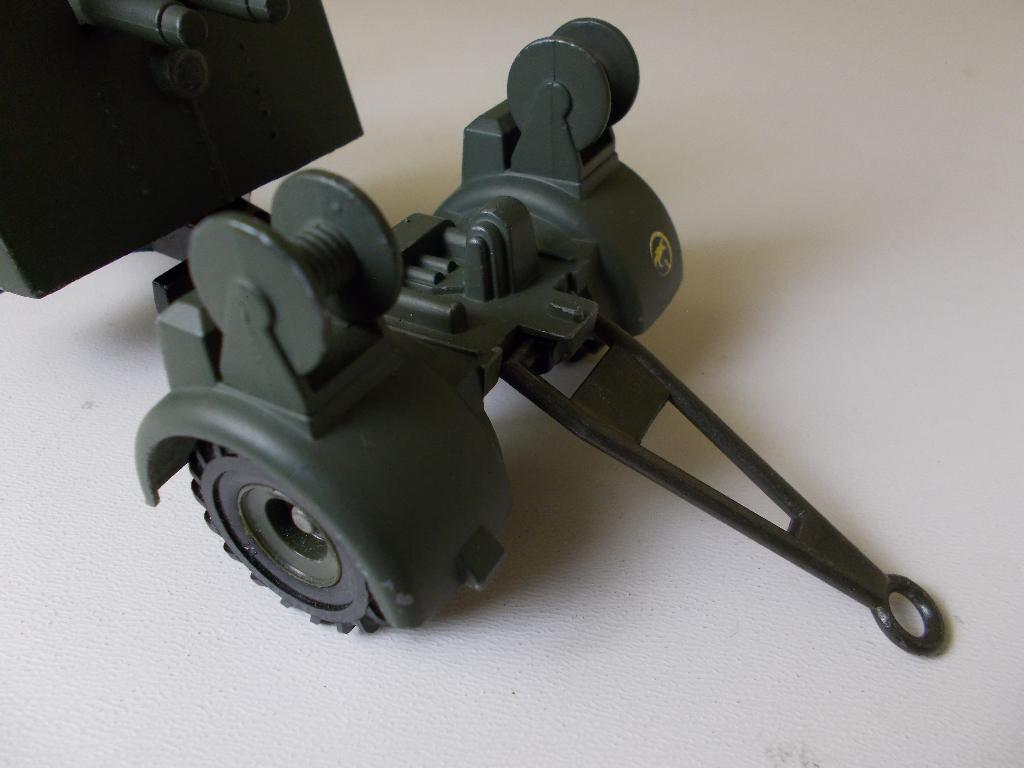 1975 Dinky Toys 656 GERMAN STATIC 88 MM FLACK GUN ON TRAILER, Ophalen of Verzenden, Zo goed als nieuw, Overige typen, Dinky Toys