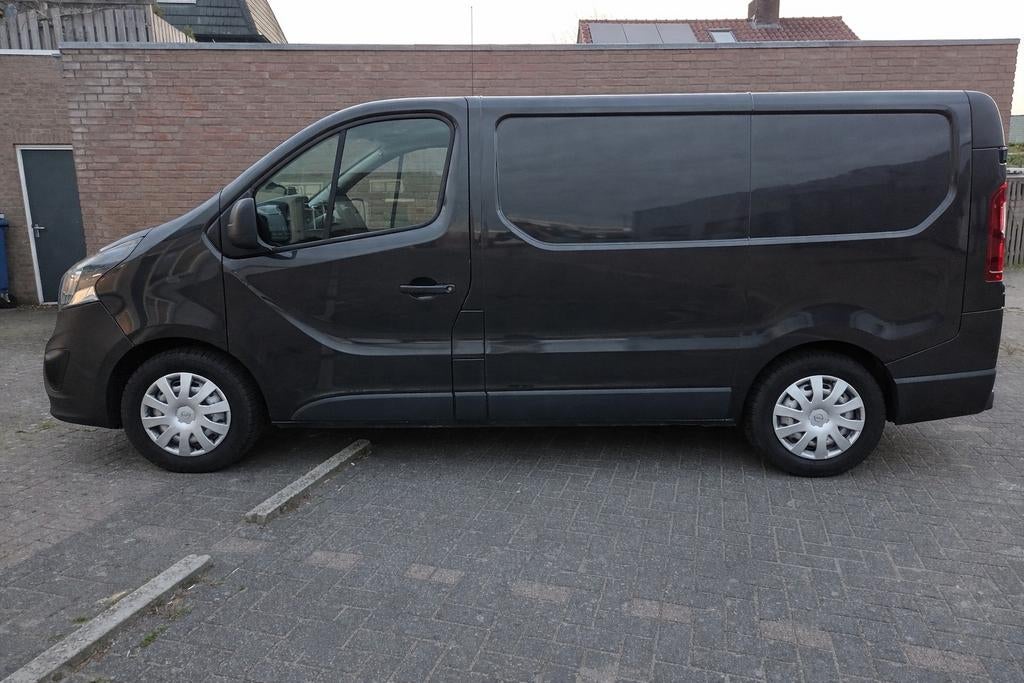 Opel Vivaro compleet met inrichting  2017 btw voertuig, Auto's, Bestelauto's, Particulier, Airbags, Airconditioning, Alarm, Bluetooth