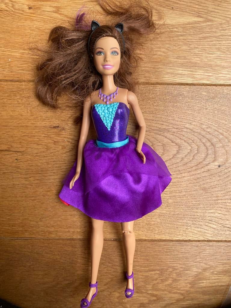 Draaibare Barbie met 2 outfits!, Ophalen of Verzenden, Gebruikt, Barbie