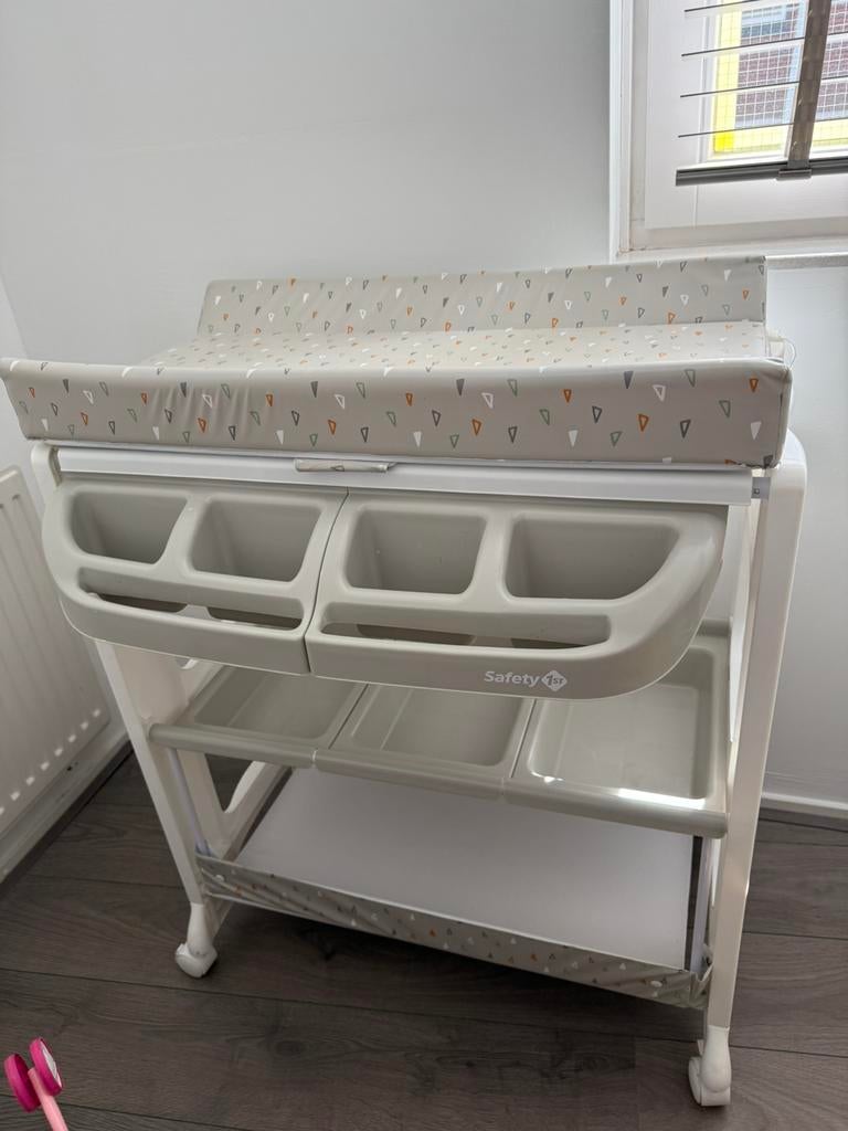 Baby bad- en commode set (Safety 1st) – zo goed als nieuw, Kinderen en Baby's, Badjes en Verzorging, Ophalen of Verzenden, Zo goed als nieuw