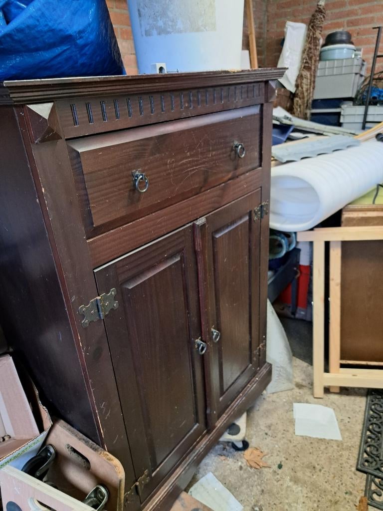 Mooie houten kast met lades en deuren, beschadigingen, Ophalen of Verzenden