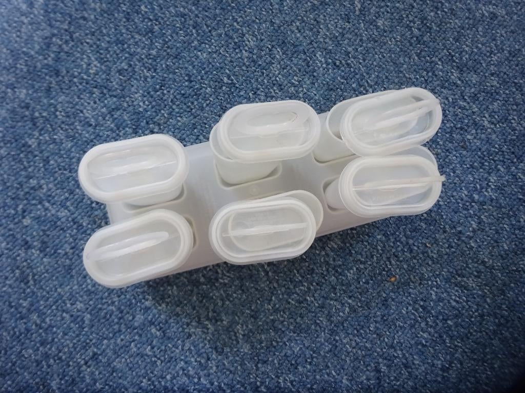 ( nr. 369 ) Tupperware  /  ijsjes maken, Ophalen of Verzenden, Gebruikt, Overige typen