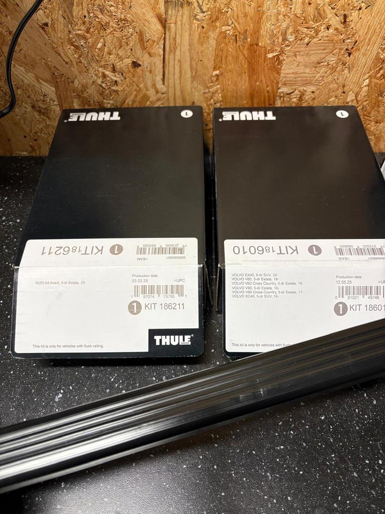Thule dakdragers voor Volvo/Audi A5 incl. 2 adaptersets, Auto diversen, Dakdragers, Ophalen, Zo goed als nieuw