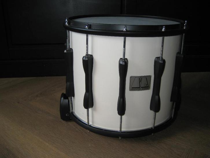 Marching Majestic Endeaver Snare 14" Hybride Snaren, Muziek en Instrumenten, Percussie, Gebruikt, Trommel, Ophalen of Verzenden