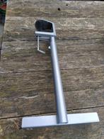 Ikea beugel voor computer op te hangen aan Ikea bureau., Ophalen, Bureau