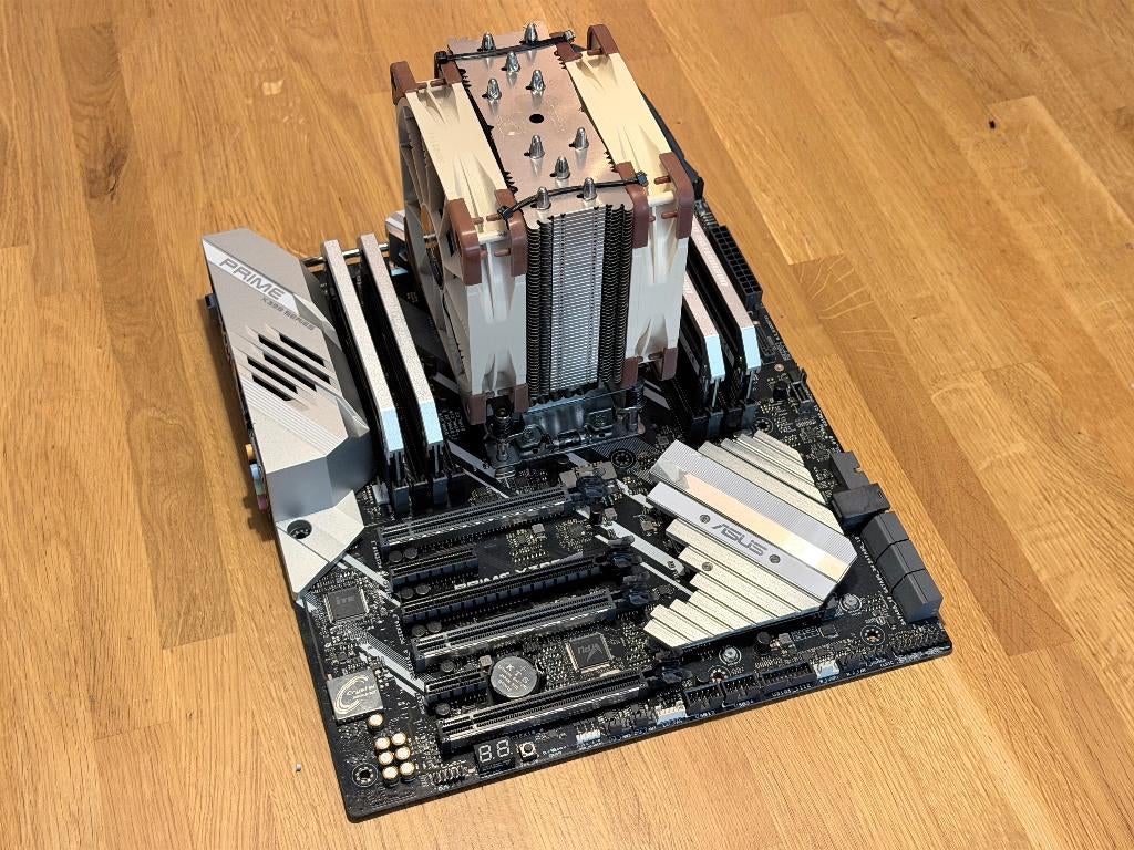 Asus Prime X399-A & AMD Threadripper 2990WX & 32gb DDR4, Computers en Software, Processors, Zo goed als nieuw, 32-core, 3 tot 4 Ghz