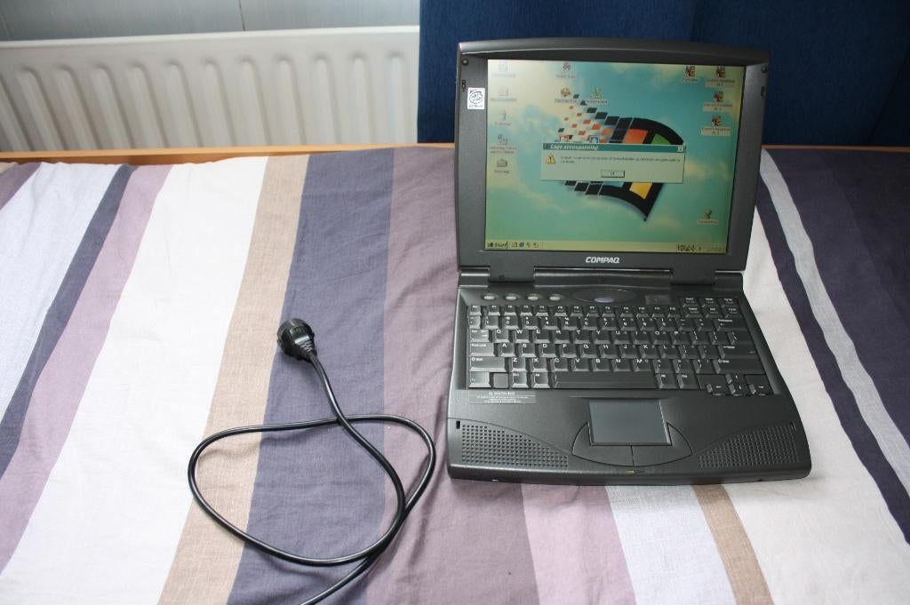 Retro Laptop : Compaq Armada 1590DT + Win95/98!, Computers en Software, Vintage Computers, Ophalen, Compaq