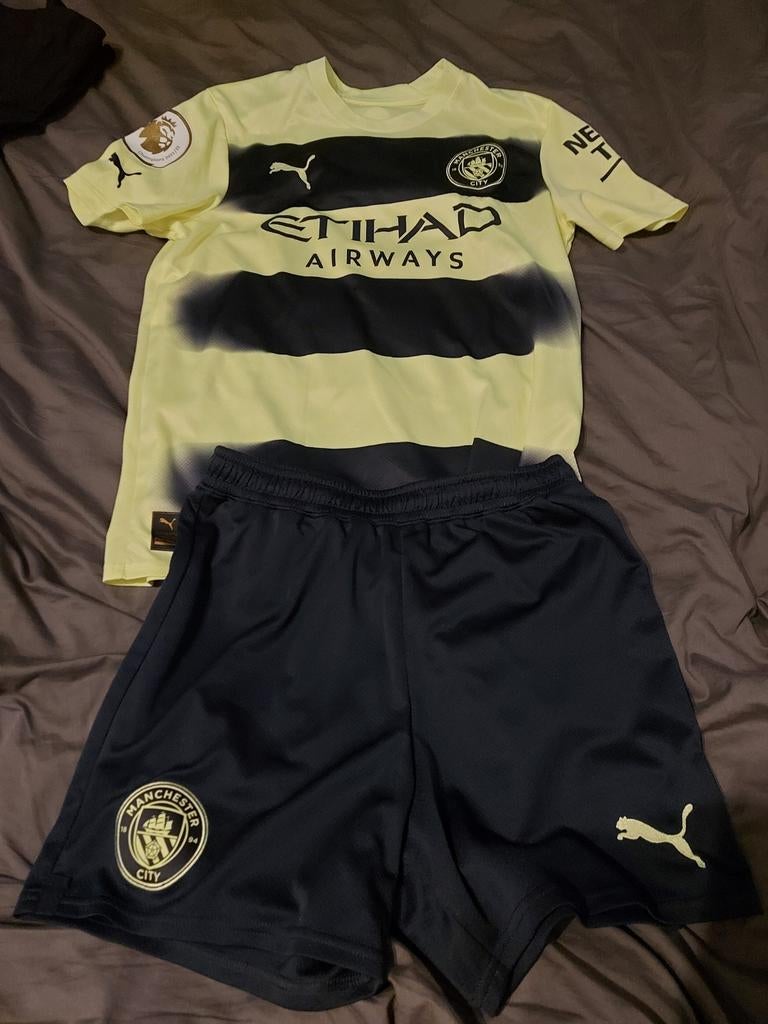 Manchester City Voetbaltenue Maat 176, Maat XS of kleiner, Ophalen of Verzenden, Zo goed als nieuw, Set