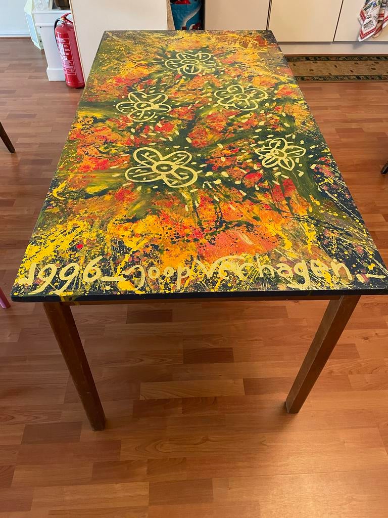 Unieke tafel, beschilderd door Joop Verhagen (1996), Ophalen