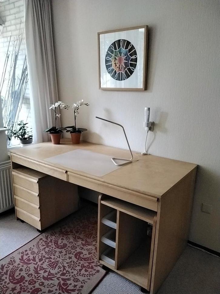 Grenenhouten bureau, Huis en Inrichting, Bureaus, Zo goed als nieuw, Ophalen