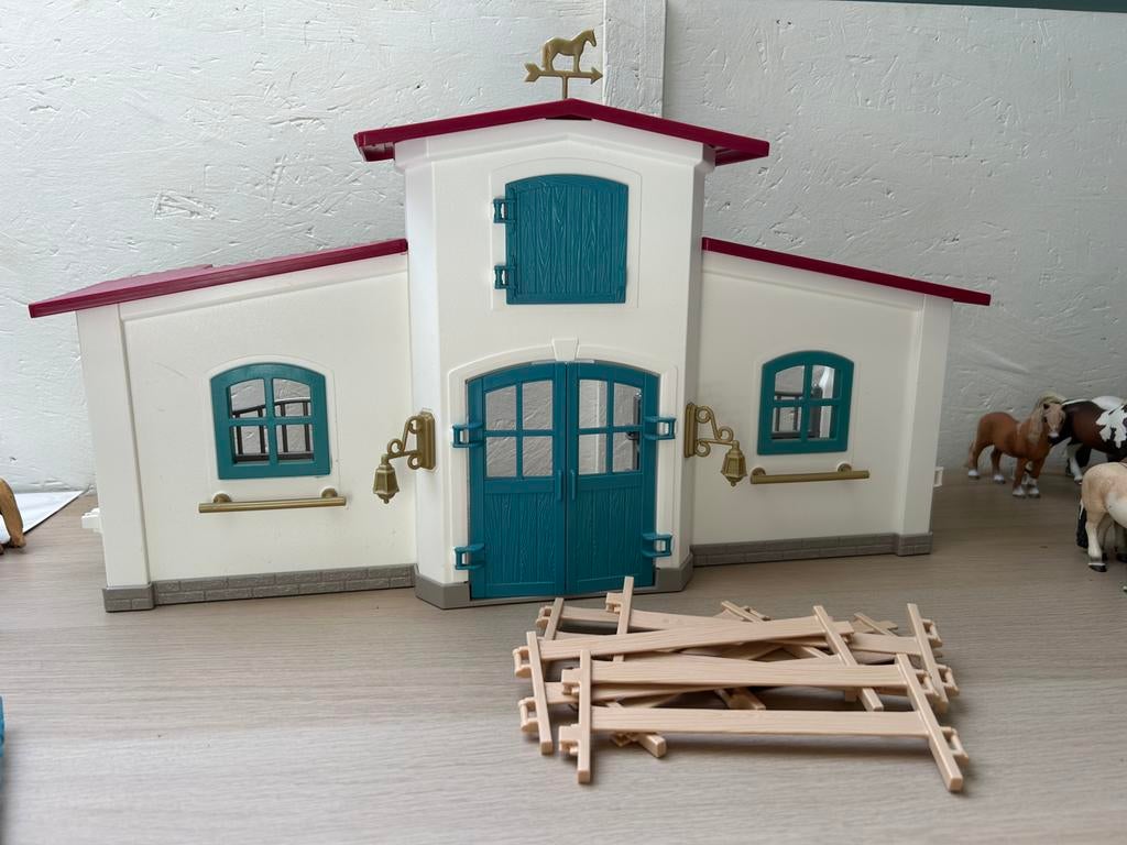 Schleich stal, Ophalen of Verzenden, Zo goed als nieuw, Paard, Beeldje of Figuurtje