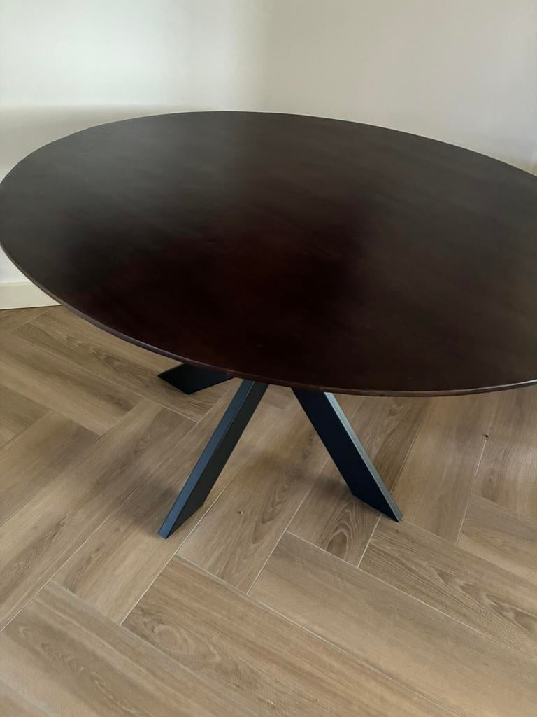 Ronde eettafel, Ophalen, Zo goed als nieuw, 4 tot 6 stoelen