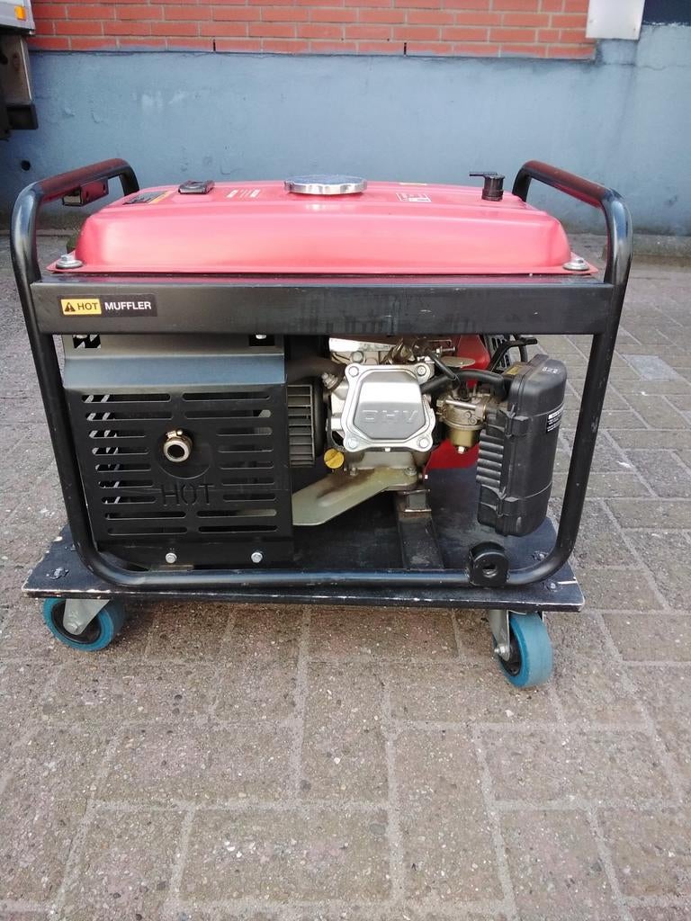 Aggregaat 2,4 KW, Benzine, Ophalen, Zo goed als nieuw
