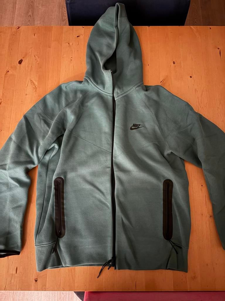 Nike Tech hoodie groen Size L, Ophalen, Zo goed als nieuw, Maat 52/54 (L), Groen