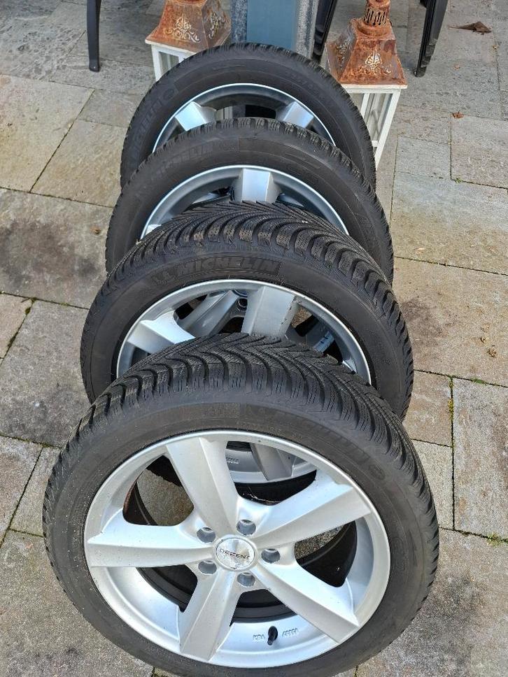 Set winterbande VW Golf 7, Auto-onderdelen, Banden en Velgen, Banden en Velgen, Winterbanden, 17 inch, 225 mm, Personenwagen, Gebruikt
