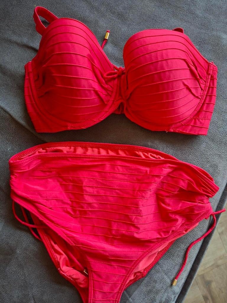 Bikini Prima Donna Rood Bikini is 75 D en broekje maat 42, Ophalen of Verzenden, Zo goed als nieuw, Rood, Bikini
