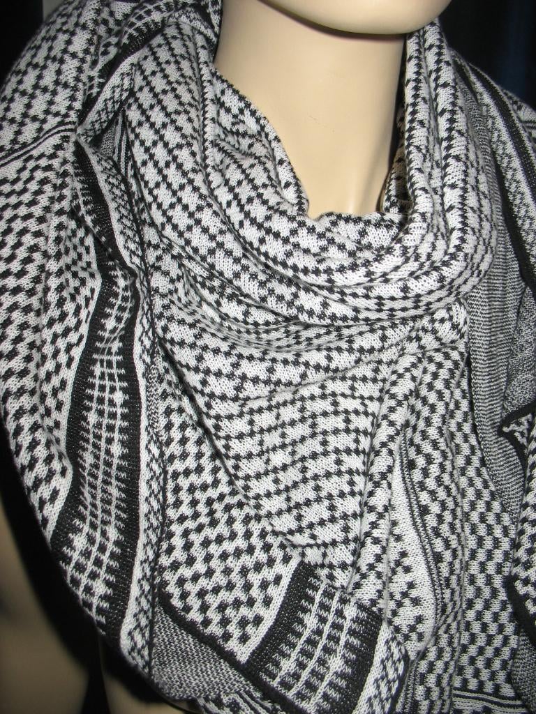 Only- Grote Sjaal Gebreid Zwart Wit Knitscarf *Bijna Vintage, Ophalen of Verzenden, Zo goed als nieuw, Maat 46/48 (XL) of groter