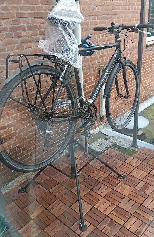 Bike stand, multiple tools and air pump, Fietsen en Brommers, Ophalen, Zo goed als nieuw