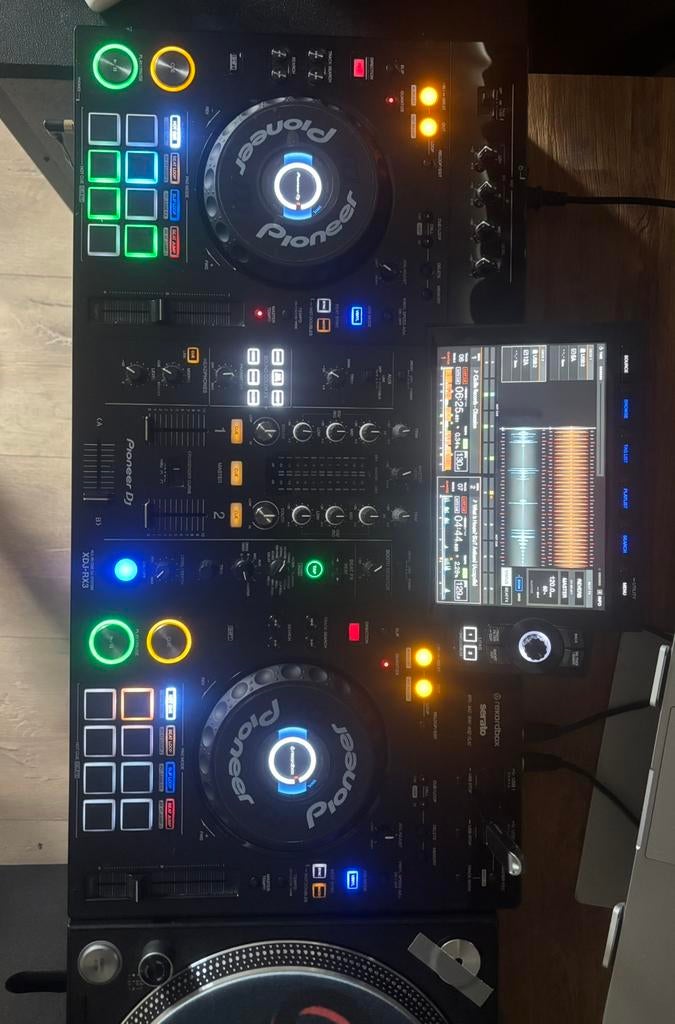 Complete Pioneer XDJ-RX3 in goede staat met cases en stofkap, Muziek en Instrumenten, Dj-sets en Draaitafels, Ophalen, Zo goed als nieuw