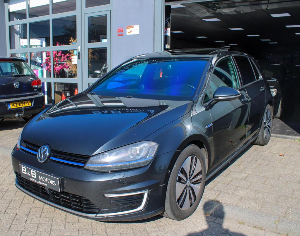 Volkswagen Golf 1.4 TSI GTE|CAM|PANO|NAVI|*PILOT>, Auto's, Gebruikt, Euro 6, 4 cilinders, Met garantie (alle)