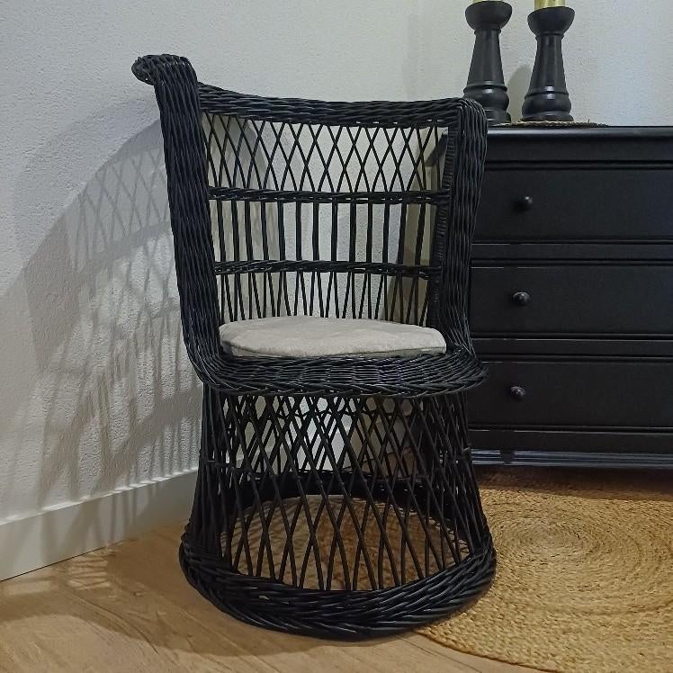 vintage rotan stoeltje, Huis en Inrichting, Stoelen, Ophalen, Gebruikt, Bruin, Eén