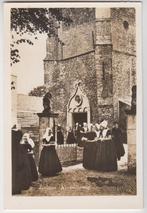 054 Klederdrachten Zeeland Kerkuitgang Klederdrachten B5, Verzamelen, Verzenden, 1940 tot 1960, Ongelopen, Zeeland