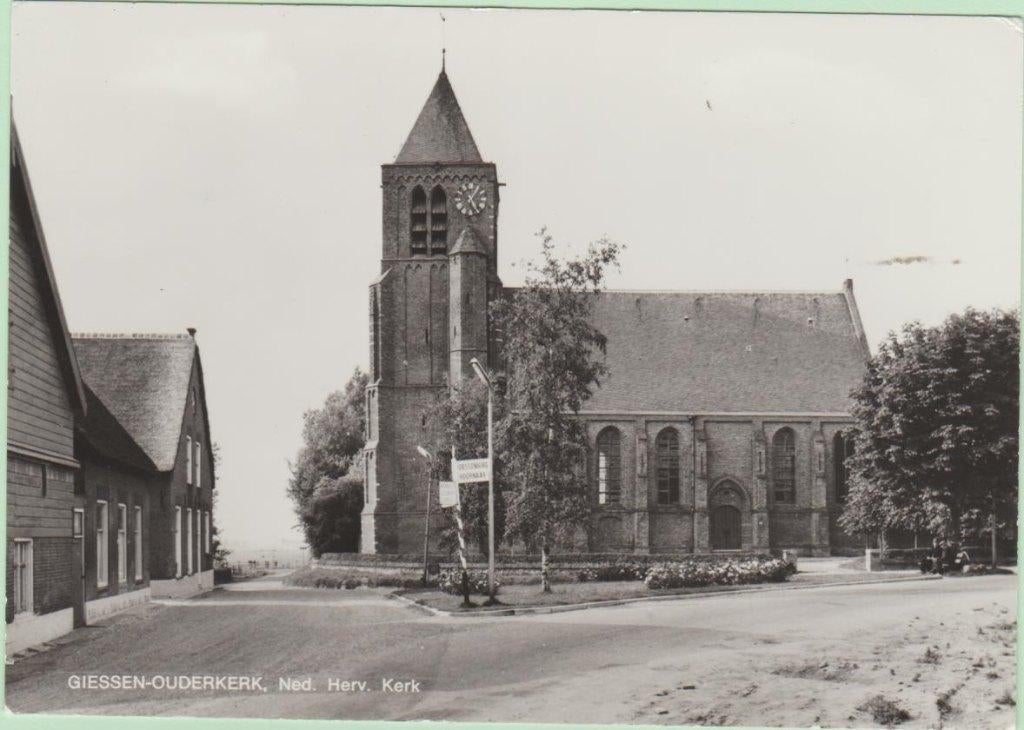 Giessen- Ouderkerk. (ZH) Ned. Herv. kerk 1975, Verzamelen, Ansichtkaarten | Nederland, Verzenden, 1960 tot 1980, Ongelopen, Zuid-Holland