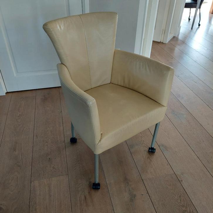 Eetkamerstoelen op wieltjes 6x, Huis en Inrichting, Stoelen, Gebruikt, Vijf, Zes of meer stoelen, Leer, Overige kleuren, Ophalen