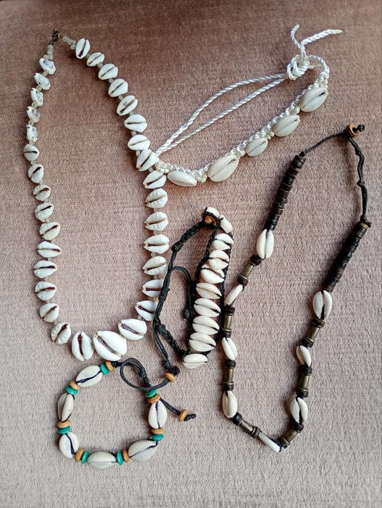 Kauri Schelpen kettingen en armbanden, Ophalen, Zo goed als nieuw, Wit, Overige materialen