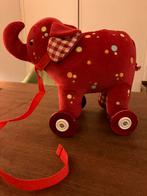 Trek olifant op wielen Die Spiegelburg rood pluche 24 cmhoog, Ophalen of Verzenden, Zo goed als nieuw