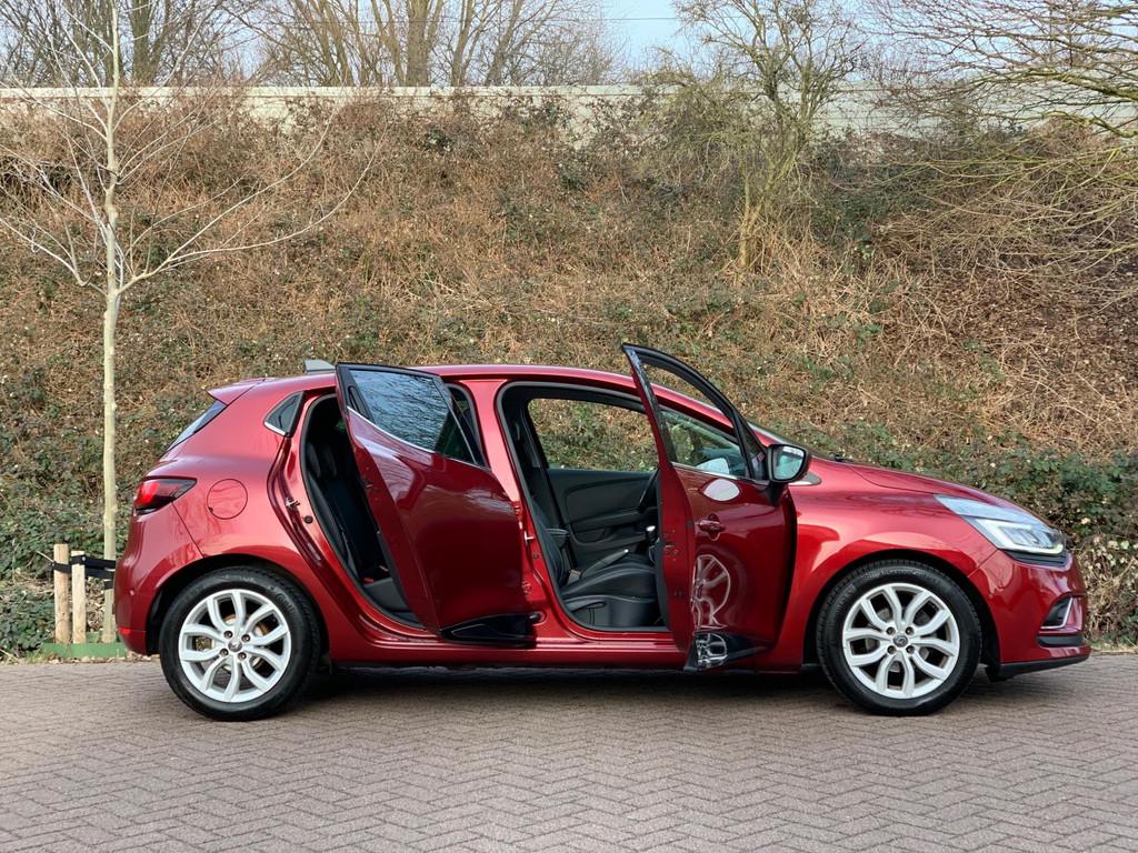 Renault Clio 1.5 dCi Ecoleader Intens LEDER CAM NAV 2018 LUX, Auto's, Renault, Voorwielaandrijving, Gebruikt, Lichtsensor, Leder en Stof