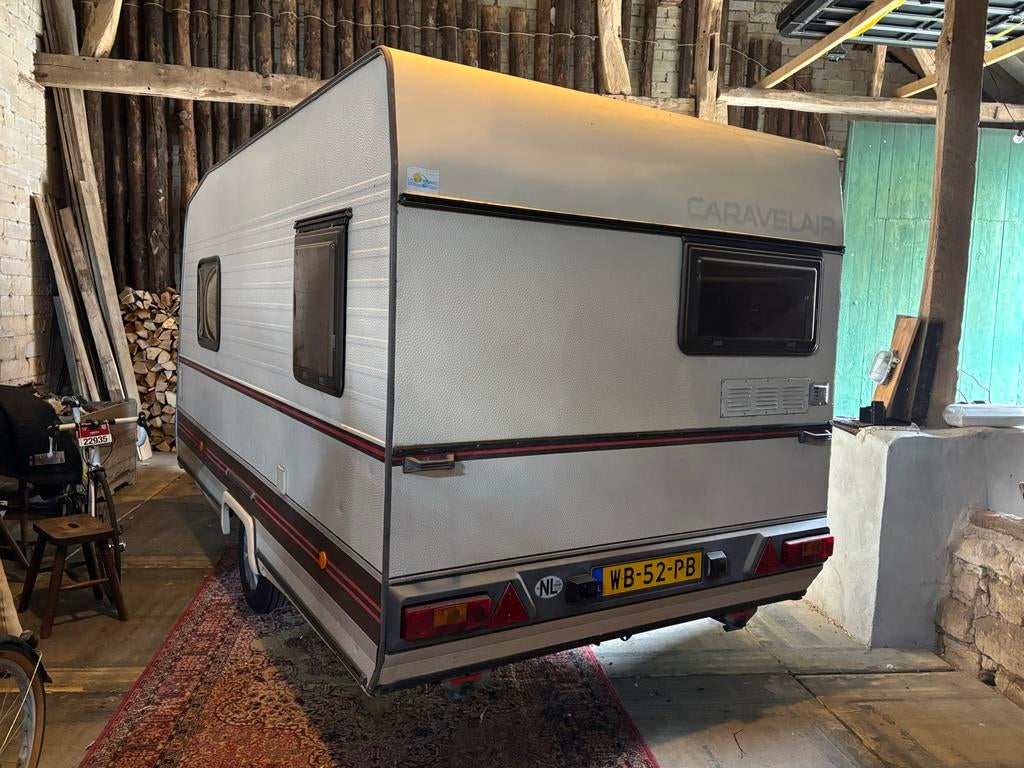 Caravelair Bahia 380EK caravan met voortent en fietsenrek, Treinzit, Particulier, Caravelair, Tot en met 4