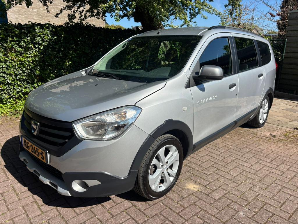 Dacia Lodgy 1.2 TCE 85KW/115PK 2015 | 7 PERSOONS | AIRCO |, Auto's, Dacia, Voorwielaandrijving, 635 kg, 7 stoelen, 115 pk