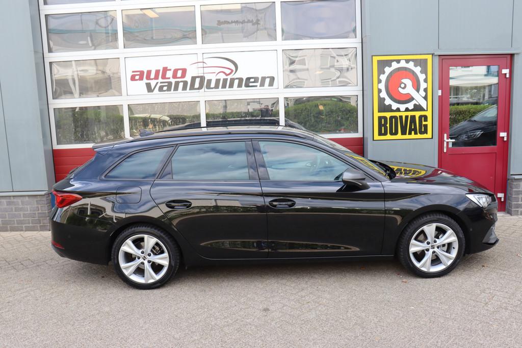 SEAT Leon Sportstourer 1.5 eTSI FR Launch Edition O.a: Clima, 4 cilinders, Leon, Leder en Stof, Zwart