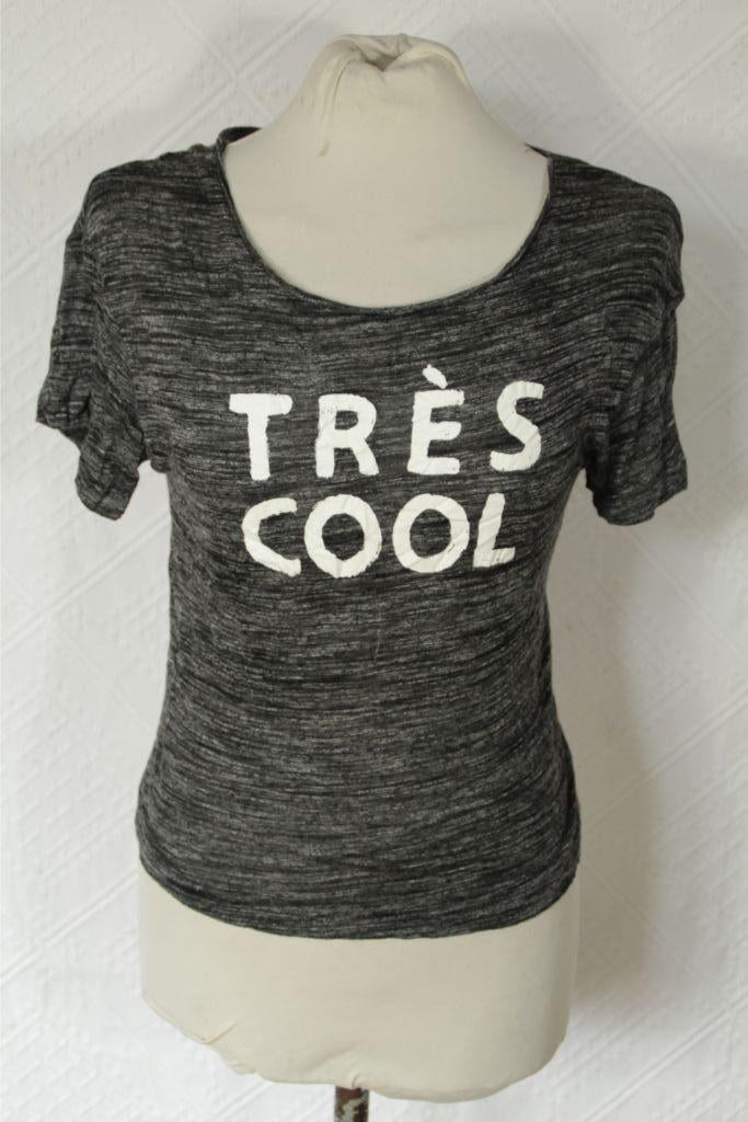 Stoer grijs dames t-shirt.Mt XS.Merk Divided, Kleding | Dames, T-shirts, ., Ophalen of Verzenden, Zo goed als nieuw, Korte mouw