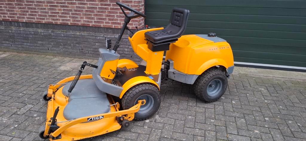 Te koop: Stiga park pro 16, Tuin en Terras, Zitmaaiers, Ophalen, Gebruikt, Mulchfunctie, Stiga park