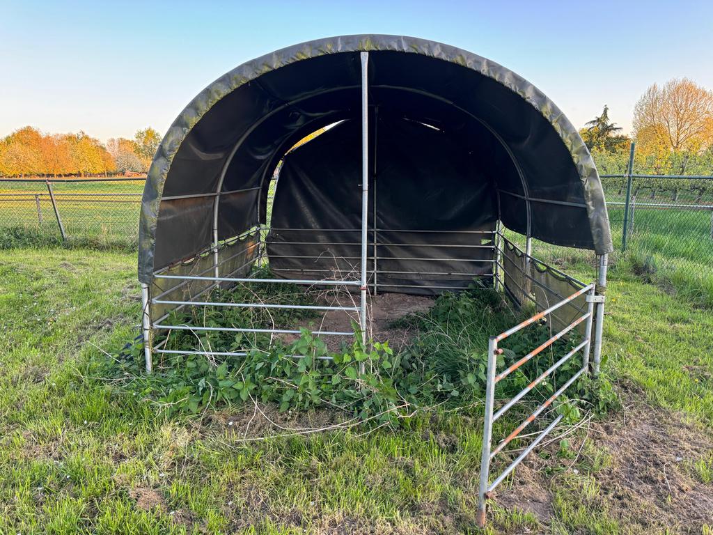Alpaca schuiltent / weidetent