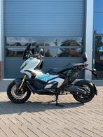Honda X-ADV 2024 Tiffany blue edition, Motoren, Motoren | Honda, Scooter, Motorrijbewijs A, Handvatverwarming, Particulier