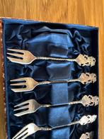 Set van 6 zilveren gebaksvorkjes in doosje. Djokja, Antiek en Kunst, Antiek | Bestek, Ophalen