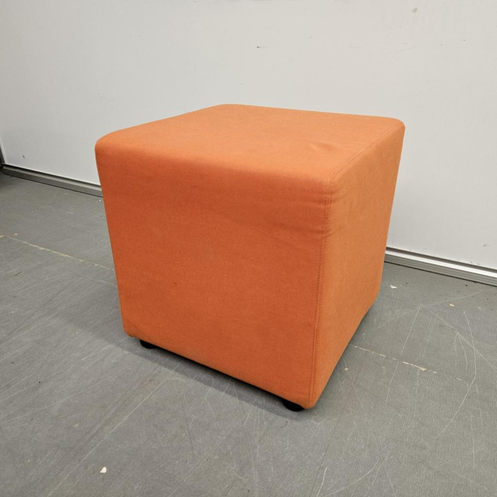 Johanson  B-Bitz Bill Poef  design poef - oranje stof, Niet ingevuld, Gebruikt, Niet ingevuld, Niet ingevuld