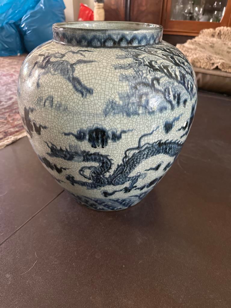 Chinese Vaas met Drakenmotief en Craquelé, Huis en Inrichting, Woonaccessoires | Vazen, Ophalen, Gebruikt, Blauw, Aardewerk of Porselein