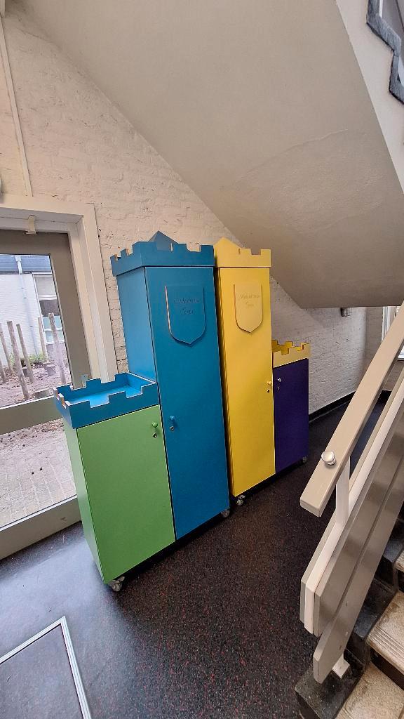 Leuke kasten Bieden mag!, Diversen, Schoolbenodigdheden, Gebruikt, Ophalen