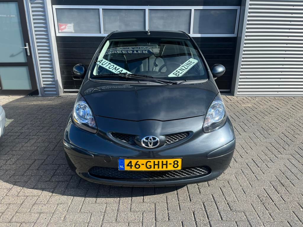Toyota Aygo 1.0 12V Vvt-i 5DRS AUTOMAAT BJ 2008 Grijs, Auto's, Stof, 4 stoelen, 68 pk, Origineel Nederlands