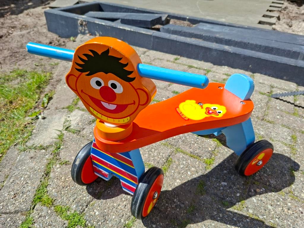 Leuke houten loopfietsje met Bert en Ernie thema, Ophalen, Gebruikt, Loopfiets