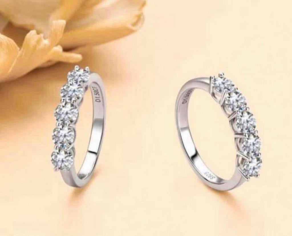 Prachtige zilveren ringen Moissanite, Nieuw, Ophalen of Verzenden, Met edelsteen, Dame