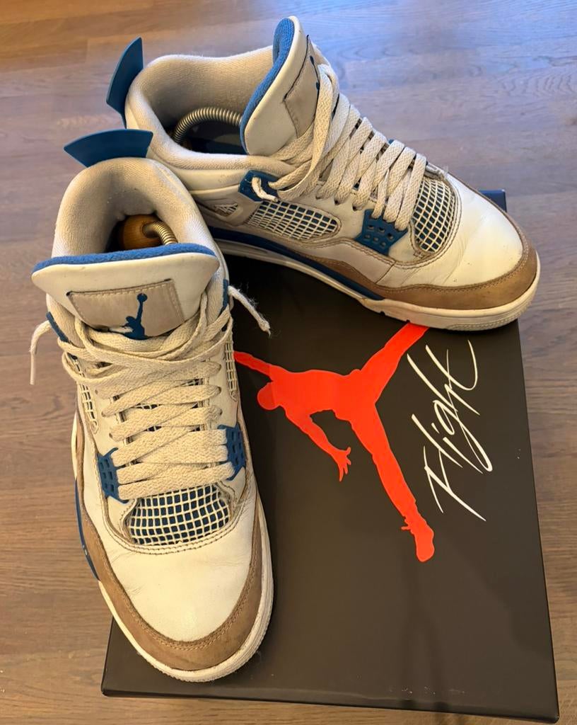 Jordan 4 military blue | maat 42,5 | in originele doos, Overige kleuren, Ophalen of Verzenden, Sneakers of Gympen, Gedragen